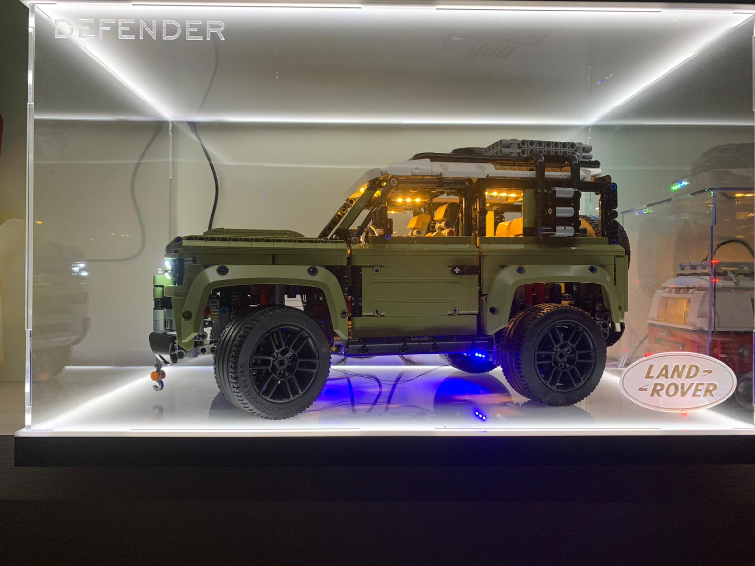 LEGO 42110 Land Rover Defender 模型亞加力品牌展示盒訂製案例｜LKS Display Box 香港製造